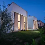 2in1 By Vacay Villa *